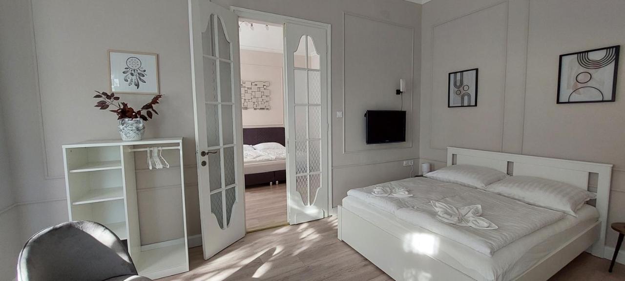 Castle **** Apartment