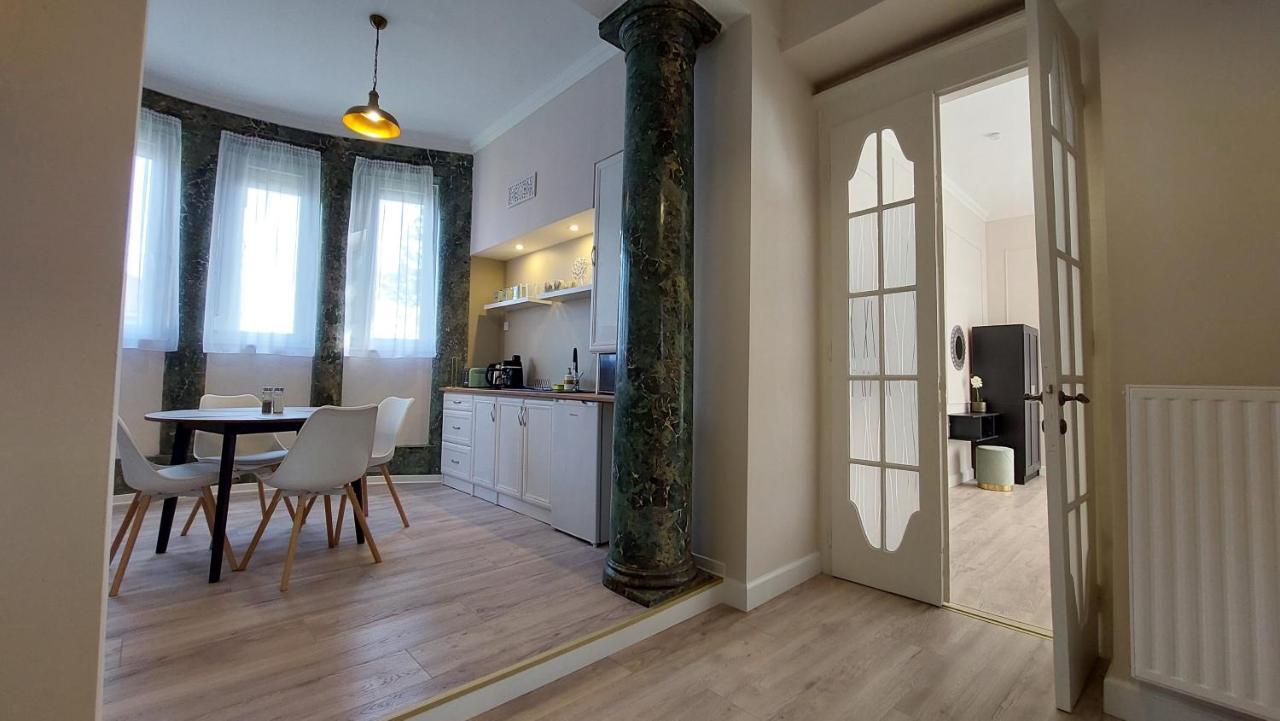 Castle **** Apartment