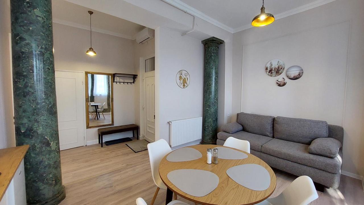Castle **** Apartment *